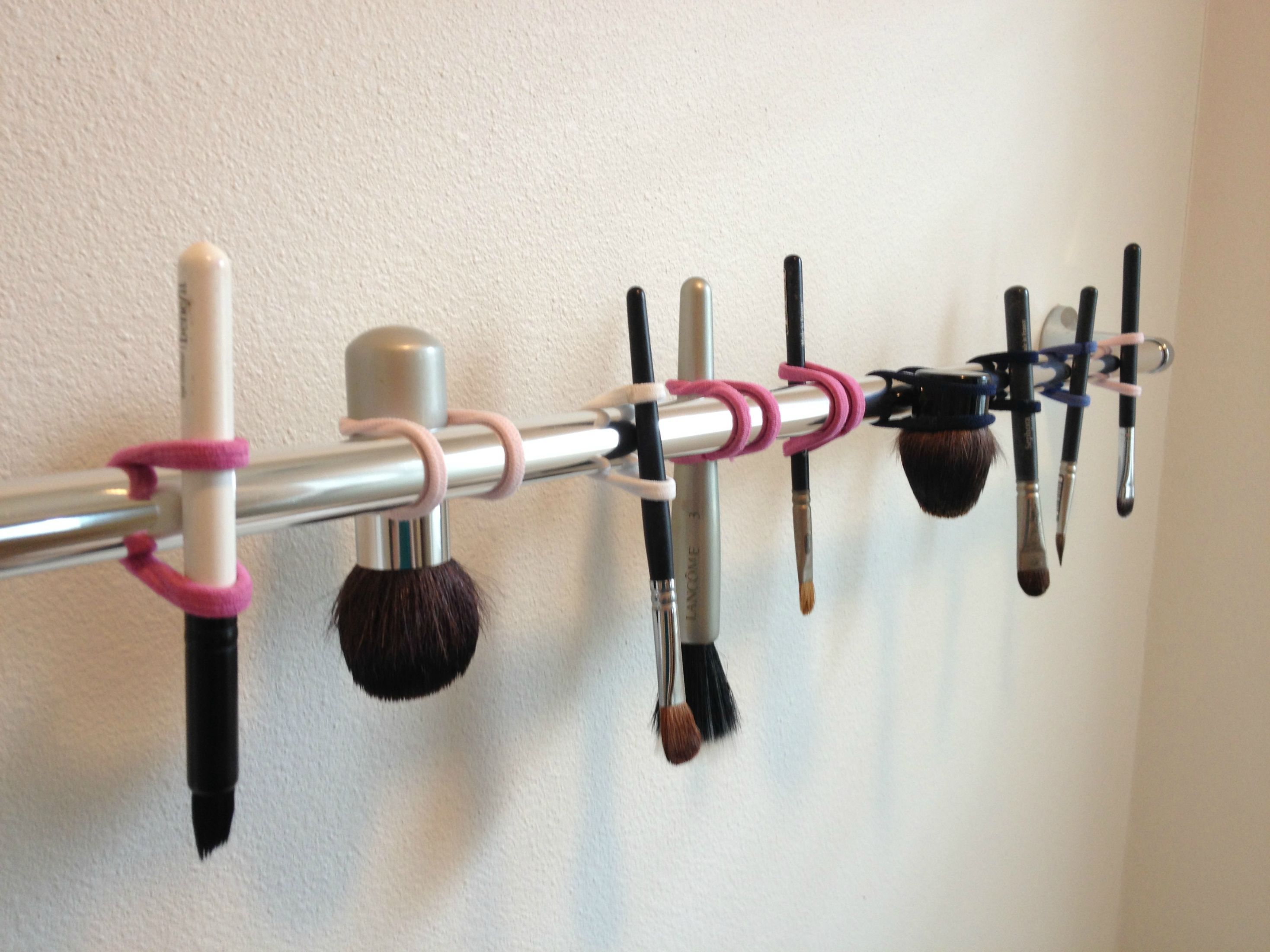 How to Dry Makeup Brushes?